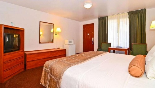 Magnuson Hotel Manitou Springs image 10