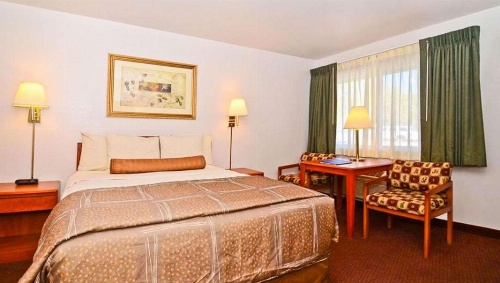 Magnuson Hotel Manitou Springs image 12