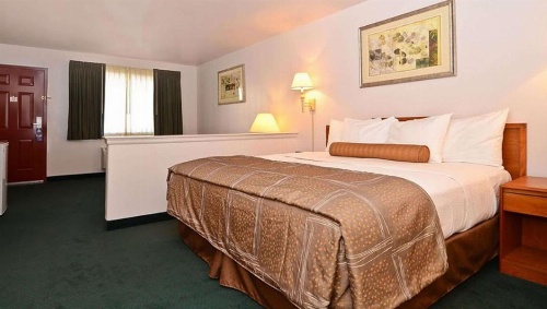 Magnuson Hotel Manitou Springs image 14