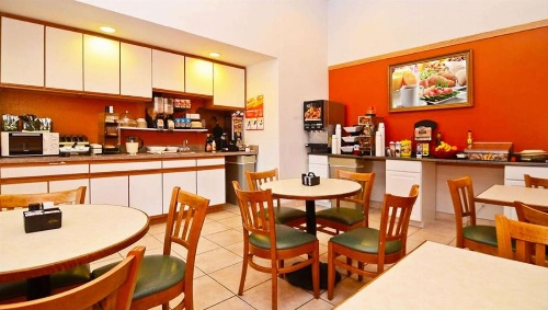 Magnuson Hotel Manitou Springs image 28