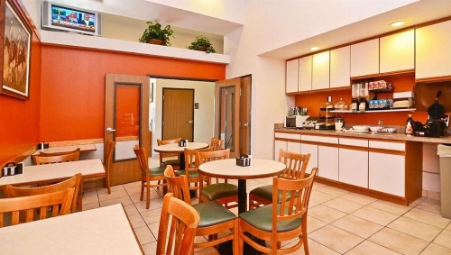 Magnuson Hotel Manitou Springs image 29