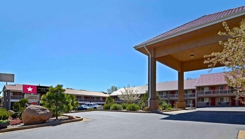 Magnuson Hotel Manitou Springs image 33