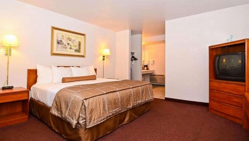 Magnuson Hotel Manitou Springs image 9